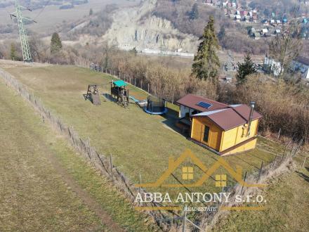 Rekreačná chatka pri Zemianskej dedine 